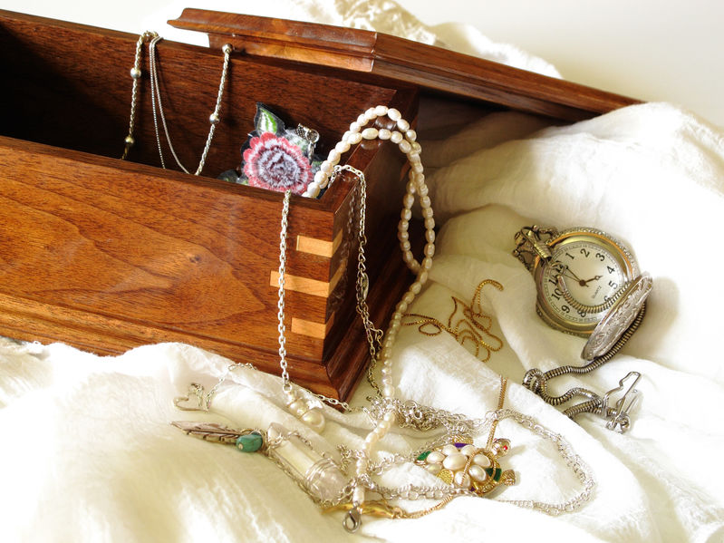 What to do With the Family Heirlooms and Keepsakes